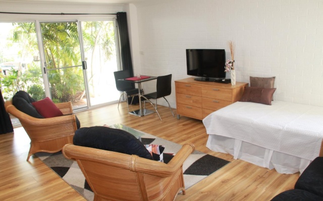 Salamander Beach Accommodation Adults Only – Guest Rooms – Salamander Bay