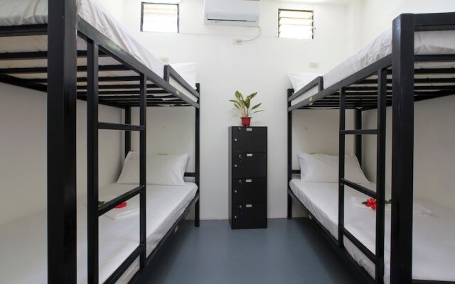 Sip Sunset Hostel and Lounge