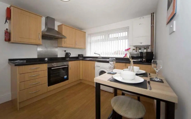 Belmont Budget Apartment