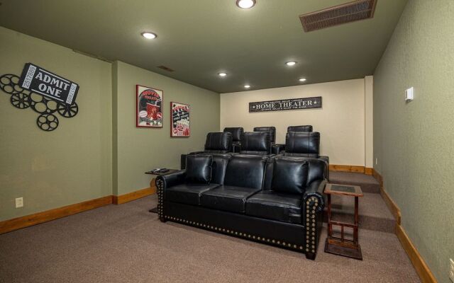 Splashing Bear Lodge