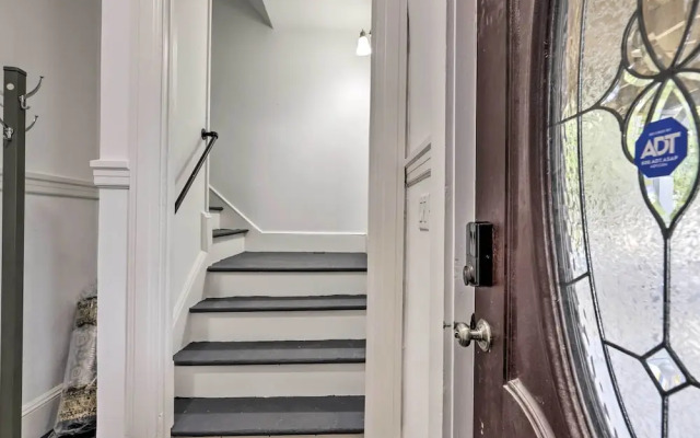 Bright Springfield Apartment w/ 2 Balconies!