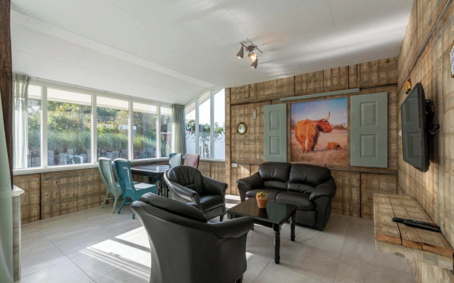 Pleasant Holiday Home With Garden