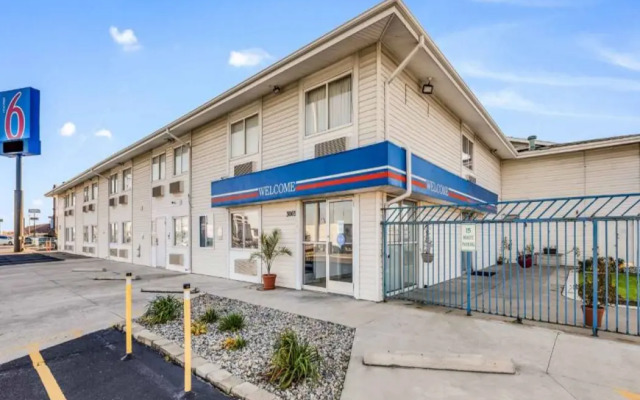 Motel 6 Fort Wayne, IN