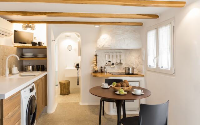 Kallos Villas & Suites