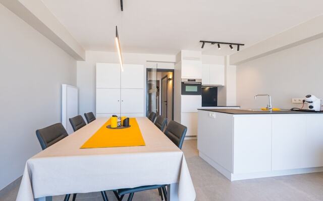 Spacious Apartment With View