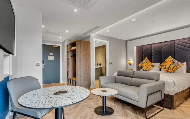 Roomzzz Edinburgh