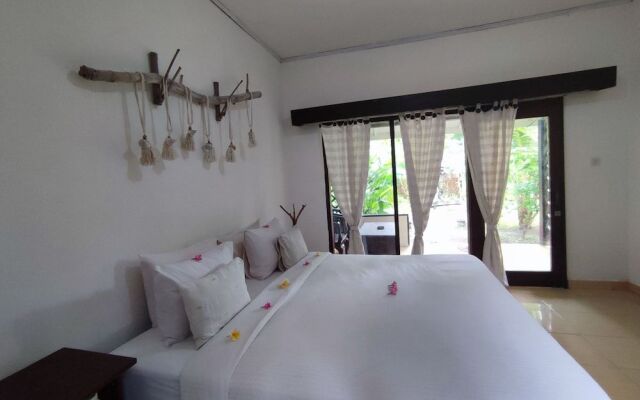 The This-Kon Gili Meno