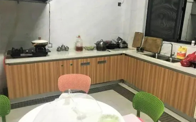 Zhongyiju Travel Rental (Haitang Bay Duty Free City Store)