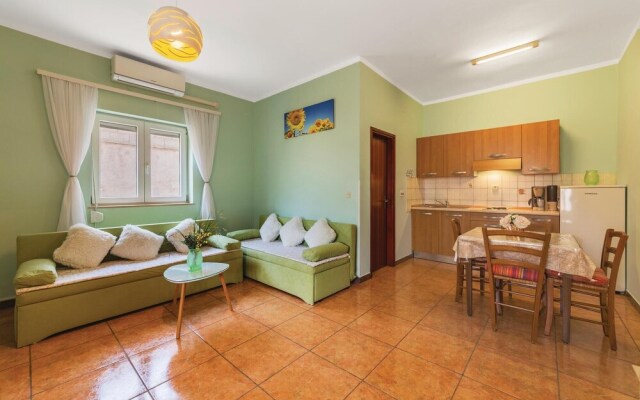 Nice Home in Liznjan With Wifi and 1 Bedrooms