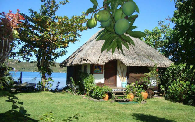 Bora Bora Bungalove