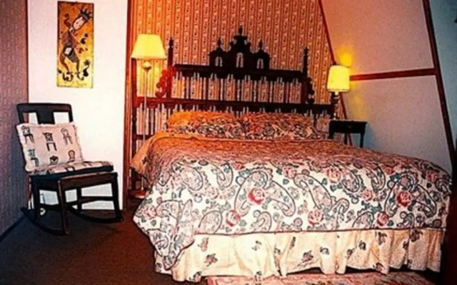 Whistler's Inn Bed & Breakfast