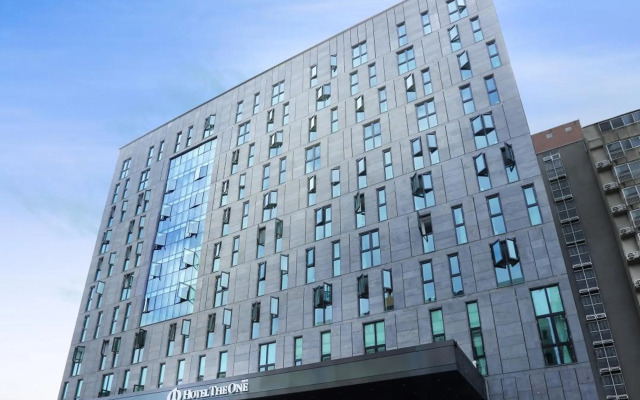 Hotel The One