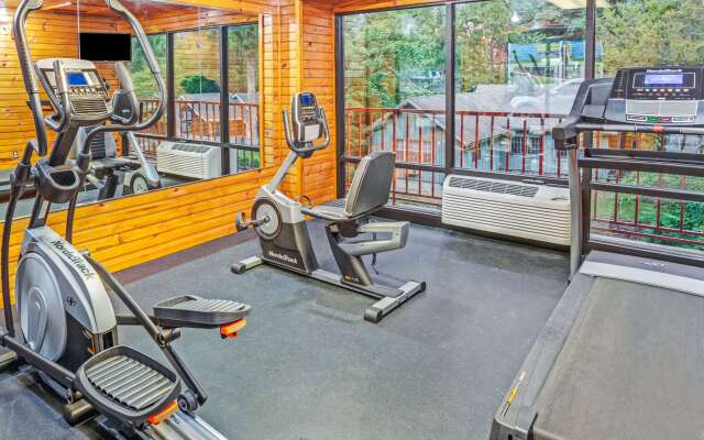 Baymont by Wyndham Gatlinburg On The River - Image 3