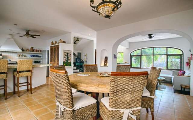 Quinta Delfin 3 BR by Casago