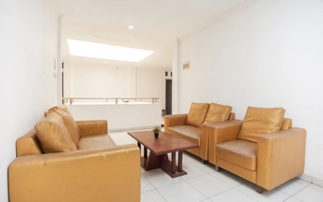 RedDoorz Syariah near Grand Galaxy Park