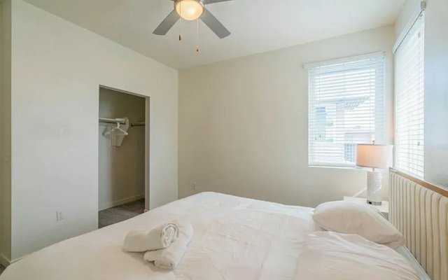 The Lotus Serene Stay with Pool-Gym-EV