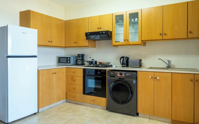 Bayview 2-BR Apartment in Larnaca
