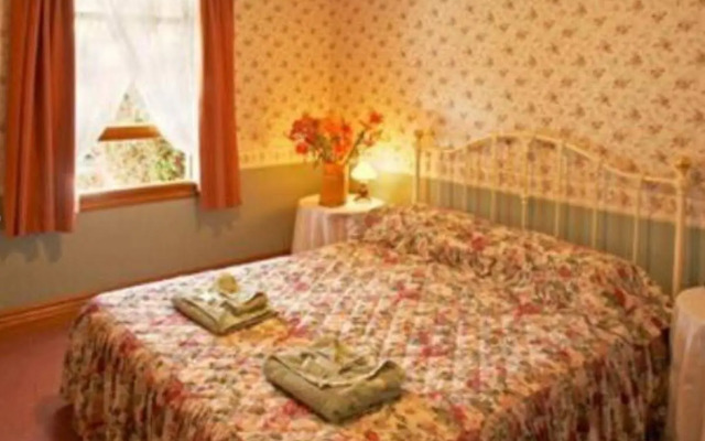 Settlers Cottage Motel