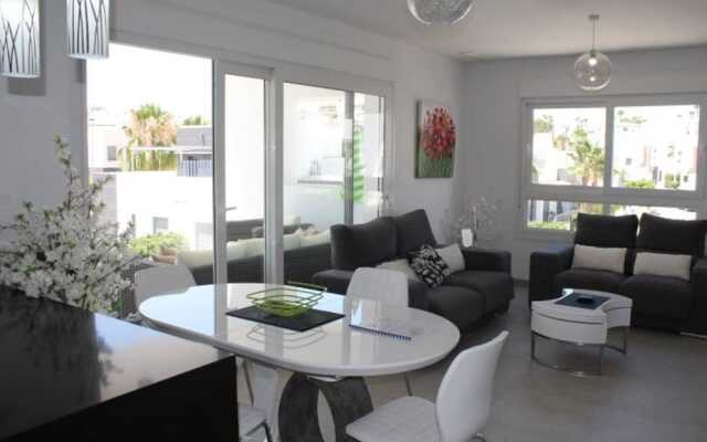 La Fuente 3 Bedroom Apartment With Comm Pool