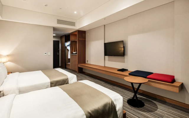 Golden Tulip Incheon Airport Hotel & Suites