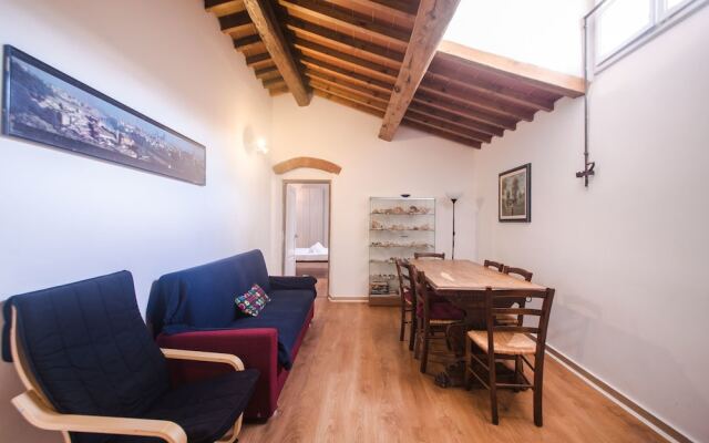 Lovely 4BD Apt 3min Walk to Ponte Vecchio