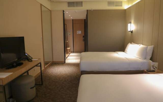 Abu Dhabi Airport Hotel