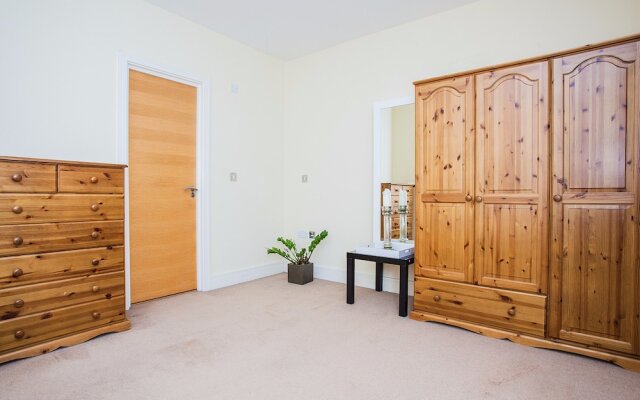 Modern & Spacious Home on Old Kent Road