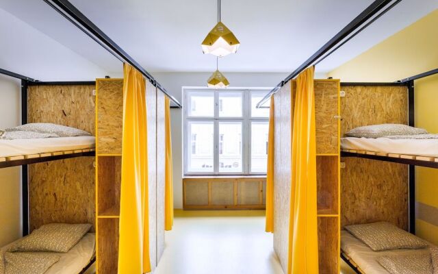 Essential Hostel