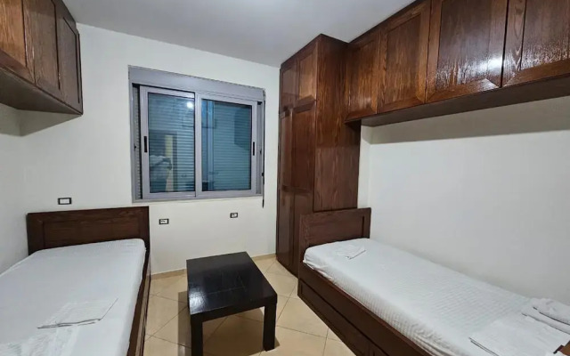 Holiday 2-bed Apartment Seaview