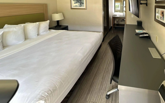 Country Inn & Suites by Radisson, Monterey Beachfront-Marina, CA