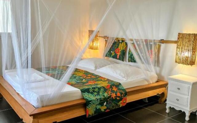 Gite Corossol Martinique piscine privée, résidence naturiste