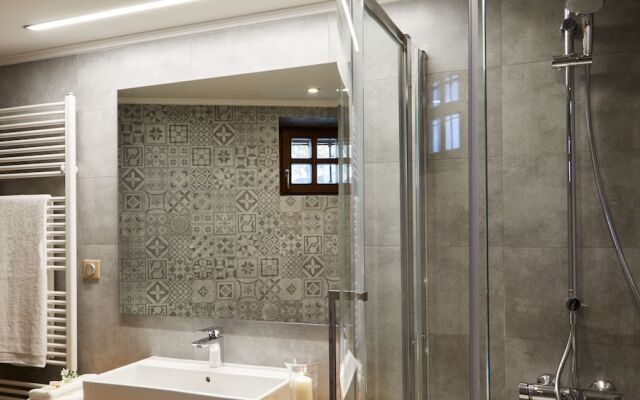 MounTrace Suites & Spa