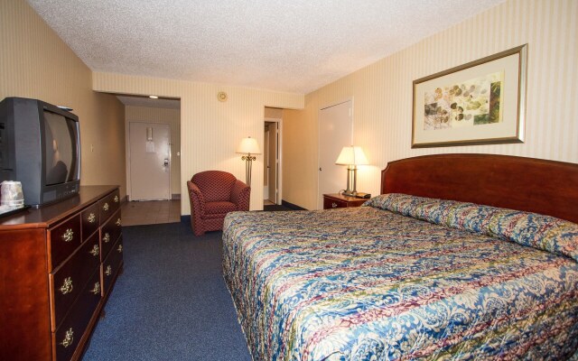 Red Roof Inn & Suites Newport News