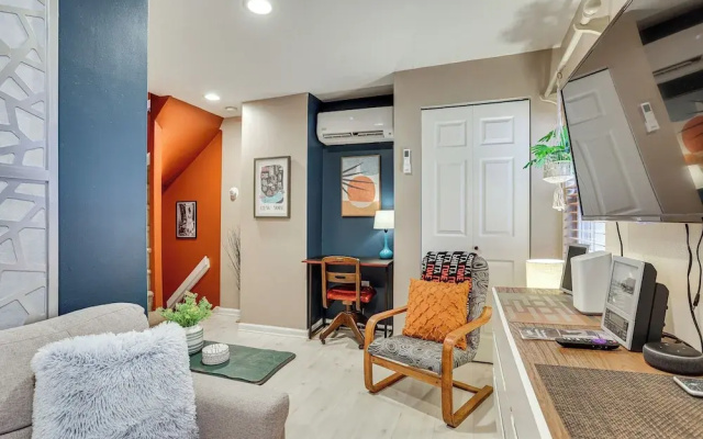 Centrally Located Philadelphia Townhome w/ Patio!