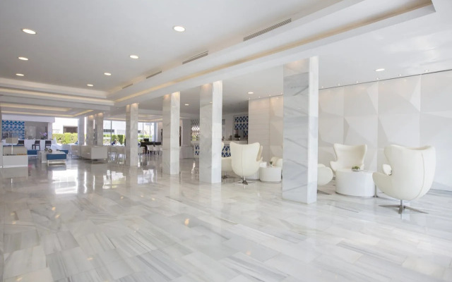 Mar Hotels Playa de Muro Suites