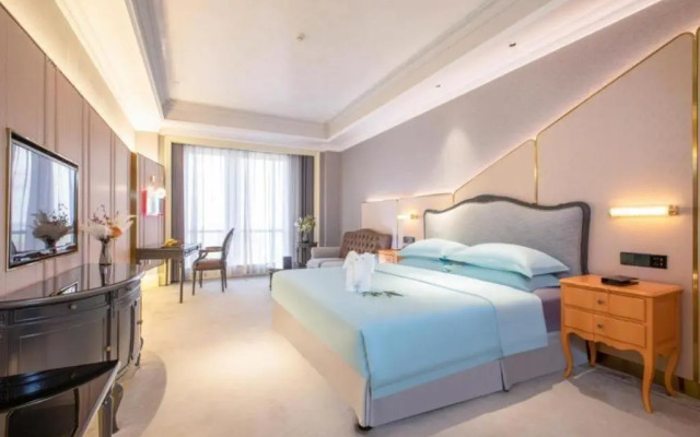 Haining Relax Grand Hotel