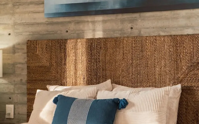 w Bright 2BR Apartment w Seaview in La Paz