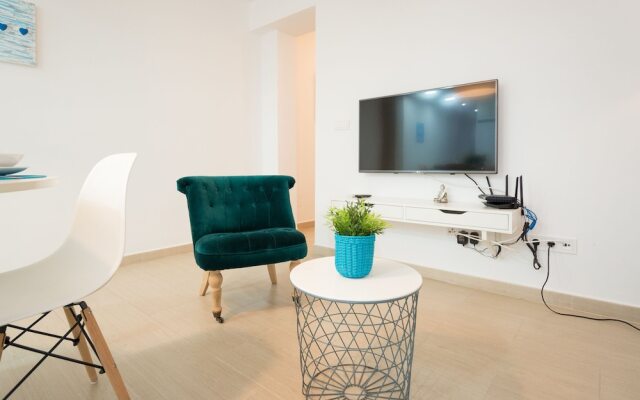 Beautiful & Cozy Apartment