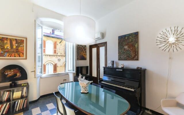 Exclusive Art Apartment