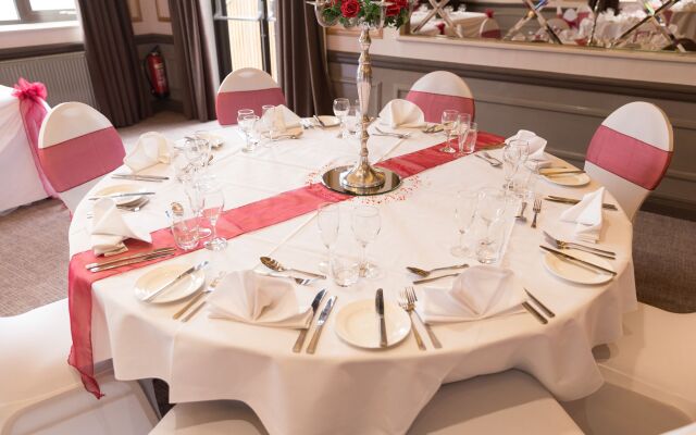 The Hog's Back Hotel & Spa Farnham