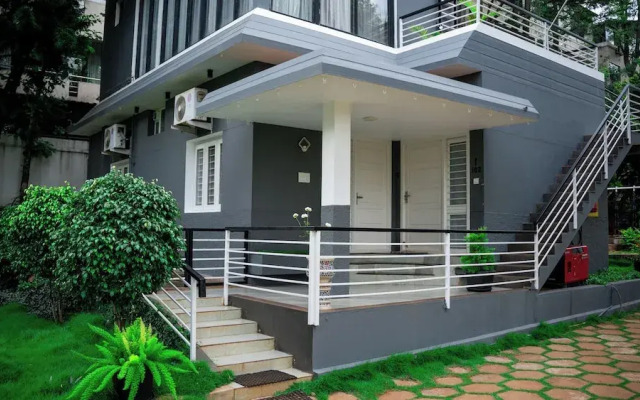 Thavika Silverwood Residence Yelagiri