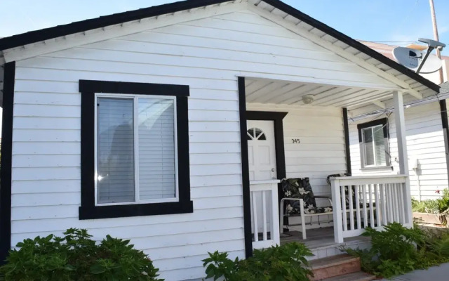 345 Hinds 2 Bedroom Cabin by Redawning