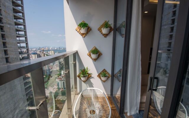 Hagi APT - Vinhomes Metropolis service apartment in Lieu Giai