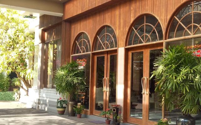 Yuzana Garden Hotel