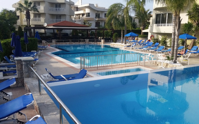 Poseidonia Hotel Apartments