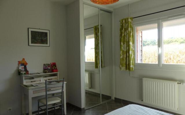 Gîte Isle-et-Bardais, 4 pièces, 6 personnes - FR-1-489-139