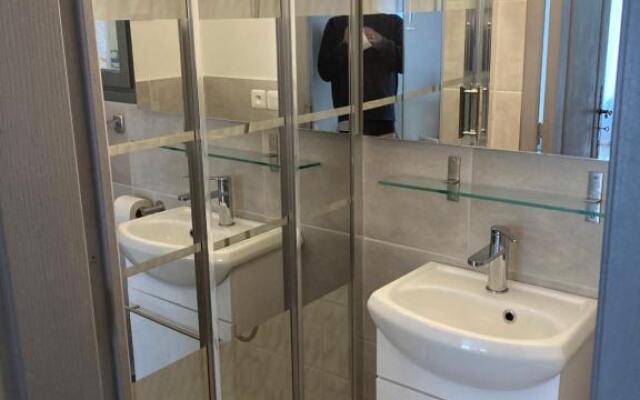 Studio Pied Dans L Eau (Adults Only)