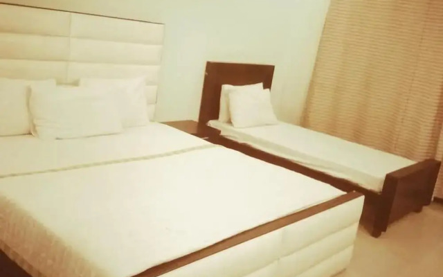 Hotel Versa Apartment and Lodges Lahore