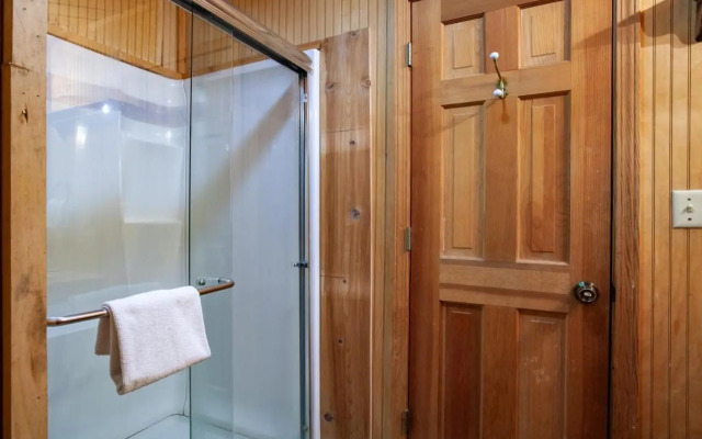 The Hartland - Hot Tub, Jacuzzi, Fireplace