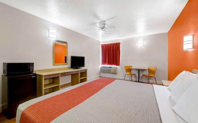 Motel 6 Beaver, UT